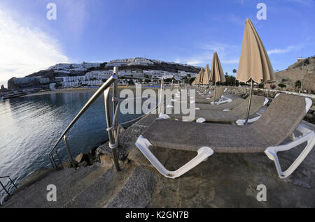 Transats sur la plage, Puerto Rico, Gran Canaria, Espagne Banque D'Images