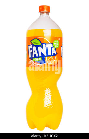 Une bouteille de Fanta orange fizzy drink on a white background Banque D'Images