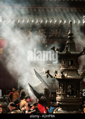 Zhoushan, Chine - Mai. 25, 2016 : le temple du Bouddha pendant la journée ordinaire Banque D'Images