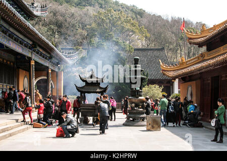 Zhoushan, Chine - Mai. 25, 2016 : le temple du Bouddha pendant la journée ordinaire Banque D'Images