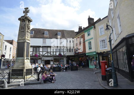 L'ancien dans le centre de Buttermarket Canterbury, Kent Banque D'Images