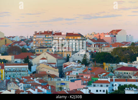 Vieille ville de Twilight voir l'architecture de Lisbonne. Portugal Banque D'Images