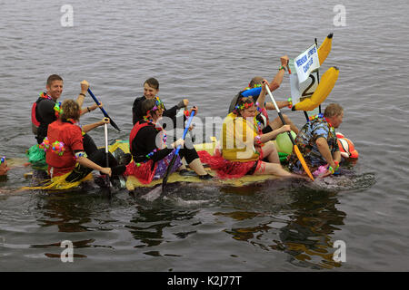 Carnival Raft Race Wells next the Sea Norfolk Banque D'Images