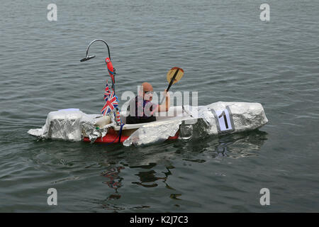 Entrée solo en raft Race Wells next the Sea, Norfolk Banque D'Images