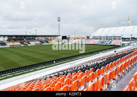 Une vue générale de l'Ekaterinbourg Uralmash stadium. Il a été construit, car le stade central était en construction. De l'Oural Homeground FC. Construction et rénovation des stades de football en Russie est une course contre la montre que la Russie est l'hôte de la Coupe du Monde FIFA 2018 en juin et juillet 2018. Banque D'Images