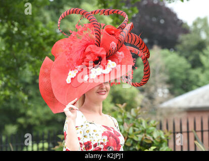 La photo doit être crédité ©Presse Alpha 079965 22/06/2017 Racegoer à Royal Ascot 2017 tenue à Ascot Racecourse à Ascot, Berkshire Banque D'Images