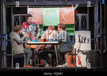 Photo : la Bohème (opéra), Festival Theatre l’histoire d’amour la plus grande et la plus déchirante de l’Opéra. La Bohème est un somptueux Banque D'Images