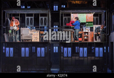 Photo : la Bohème (opéra), Festival Theatre l’histoire d’amour la plus grande et la plus déchirante de l’Opéra. La Bohème est un somptueux Banque D'Images