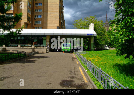 Street à proximité de la zone de la gare de Kiev par temps nuageux, Moscou Banque D'Images