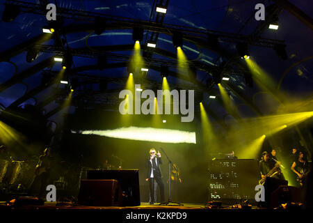 Berlin, Allemagne. Août 31, 2017. Yello effectuer en direct sur scène à l'IFA-Sommergarten le 31 août 2017 à Berlin, Allemagne. Credit : Geisler-Fotopress/Alamy Live News Banque D'Images