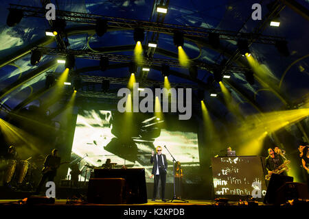 Berlin, Allemagne. Août 31, 2017. Yello effectuer en direct sur scène à l'IFA-Sommergarten le 31 août 2017 à Berlin, Allemagne. Credit : Geisler-Fotopress/Alamy Live News Banque D'Images