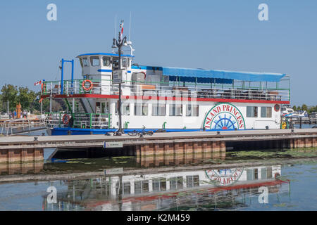 L'Island Princess un bateau d'excursion part quotidiennement pour des visites du port d'Orillia, Ontario Canada. Banque D'Images