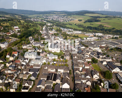 Vue aérienne sur la ville Nice. Lah-Dill-Kreis, Hesse, Allemagne Banque D'Images