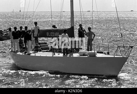 AJAXNETPHOTO. - 15e Août, 1979. PLYMOUTH, en Angleterre. - FASTNET FIN - BRITISH ADMIRAL'S CUP YACHT ÉQUIPE BLIZZARD ARRIVE. PHOTO:JONATHAN EASTLAND/AJAX. REF:2791508 Banque D'Images