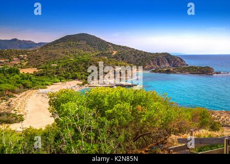 Su portu beach, Chia, Sardaigne, Italie, Europe. La Sardaigne est la deuxième plus grande île de la mer méditerranée Banque D'Images