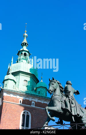 Statue de Tadeusz Kosciuszko à la cité médiévale du château de Wawel. Banque D'Images