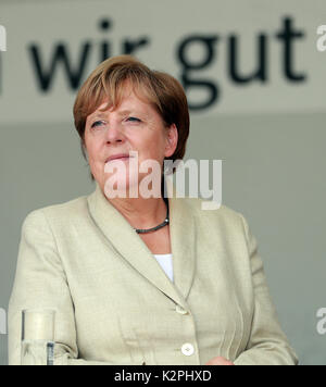 L'Université de Ludwigshafen. Août 30, 2017. La chancelière allemande, Angela Merkel, assiste à un rassemblement organisé par l'Union chrétienne-démocrate pour l'élection fédérale à Ludwigshafen 30 Août, 2017. Allemands éliront un nouveau parlement fédéral le 24 septembre. Credit : Luo Huanhuan/Xinhua/Alamy Live News Banque D'Images