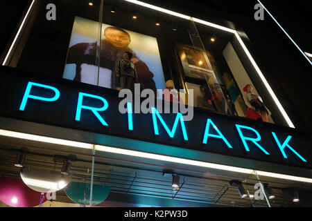 Londres, Angleterre, Royaume-Uni. 9 novembre 2017. Oxford street christmas lights et vitrine, London, UK Banque D'Images