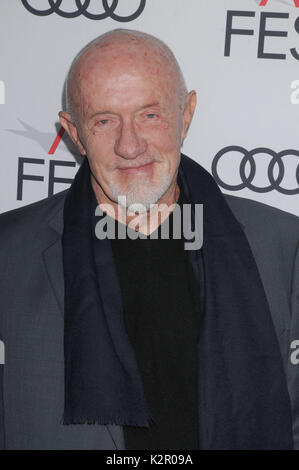 Los Angeles, Californie, USA. Nov 9, 2017 Le 9 novembre 2017. - Los Angeles, California USA - acteur Jonathan Banks à l'afi fest 2017 opening night gala ''udbound'' premiere présenté par audi tenue à l'Théâtre chinois de Grauman, hollywood, los angeles ca. crédit : Paul Fenton/zuma/Alamy fil live news Banque D'Images