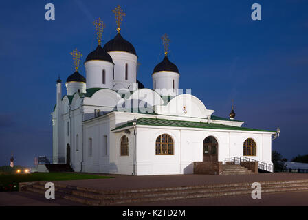 Photo de nuit de transfiguration orthodoxe russe monastère à Mourom, Russie Banque D'Images