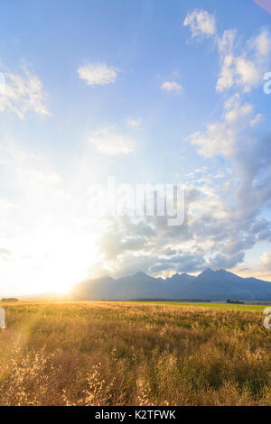 Zdiar par le sud-est, devant le pic Lomnicky Stit (Lomnica, Lomnitzer Spitze), Vysoke Tatry (Hautes Tatra Tatra, Hohe), Slovaquie Banque D'Images