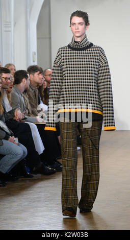 La photo doit être crédité ©Presse Alpha 078237 20/02/2017 Modèle à Pringle Of Scotland Fashion Show lors de la London Fashion Week Automne Hiver 2017 à Londres. Banque D'Images