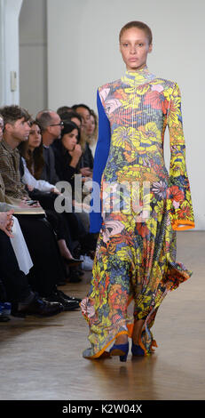 La photo doit être crédité ©Presse Alpha 078237 20/02/2017 Modèle à Pringle Of Scotland Fashion Show lors de la London Fashion Week Automne Hiver 2017 à Londres. Banque D'Images