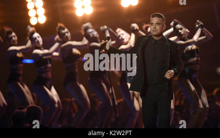 La photo doit être crédité ©Presse Alpha 079965 22/02/2017 Robbie Williams des Brit Awards 2017 à l'O2 Arena de Londres Banque D'Images