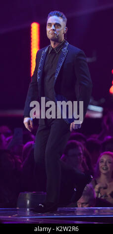 La photo doit être crédité ©Presse Alpha 079965 22/02/2017 Robbie Williams des Brit Awards 2017 à l'O2 Arena de Londres Banque D'Images