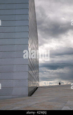 L'extérieur de l'Opéra d'Oslo, l'accueil de l'Opéra et Ballet national de Norvège. Ouvert 2008, conçu par les architectes Snøhetta. Banque D'Images