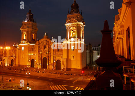 Basilique Cathédrale de Lima (1535) a commencé la construction de la Plaza Mayor, centre historique de Lima (Site du patrimoine mondial), Pérou, Amérique du Sud Banque D'Images