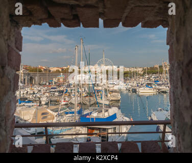 Super yachts de luxe à Port Vauban à Antibes, France Banque D'Images