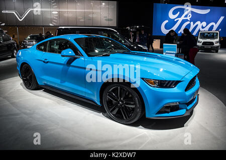 Bruxelles - Jan 19, 2017 : Ford Mustang voiture de sport sur l'affichage à la Motor Show de Bruxelles. Banque D'Images