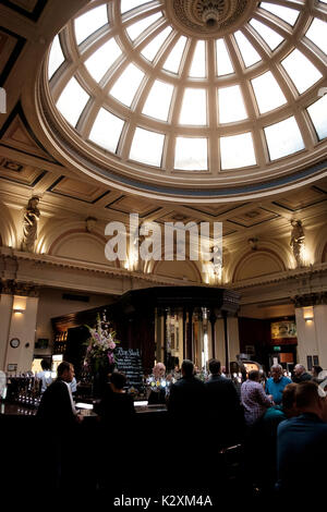 L'intérieur de la chambre de comptage La pub Wetherspoon sur George Square Glasgow Banque D'Images