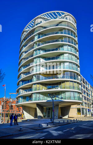 La tour résidentielle dans l'ovale imperial quai dans le port de Hambourg, Allemagne, Europe, Wohnturm am Kaiserkai ovale dans der Hafencity Hamburg von, Banque D'Images