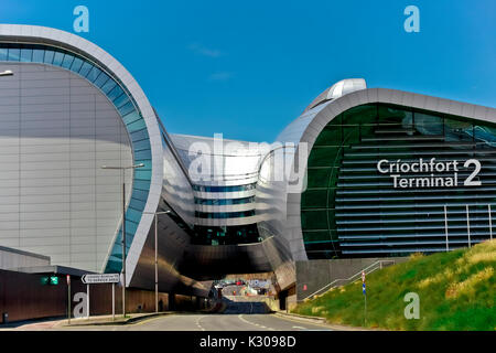 Nouveau terminal 2, T2 Criochfort Dublin Interenational Airport DUB, par les architectes Pascall & Watson. Bleu clair bleu ciel, espace de copie. Irlande, Europe, UE. Banque D'Images