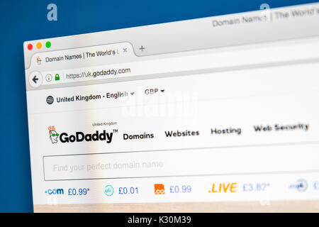 Londres, UK - 7 août 2017 : La page d'accueil du site web officiel de GoDaddy - l'Américain d'enregistrement de domaine de l'internet et société d'hébergement web, sur 7t Banque D'Images