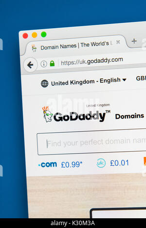 Londres, UK - 7 août 2017 : La page d'accueil du site web officiel de GoDaddy - l'Américain d'enregistrement de domaine de l'internet et société d'hébergement web, sur 7t Banque D'Images