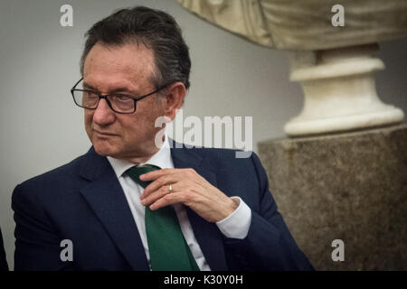 Rome Italie. Août 31, 2017. L'équipe de soccer Chapecoense président Plinio Davide De Nîmes Filho lors d'une conférence de presse à Rome, la colline du Capitole, le 31 août 2017 à Rome, Italie. Le club de football brésilien qui a été dévastée par un accident d'avion dans les montagnes de Colombie l'année dernière jouera Roma le vendredi dans un match de charité, le 31 août 2017 à Rome, Italie. Credit : Andrea Ronchini/Pacific Press/Alamy Live News Banque D'Images