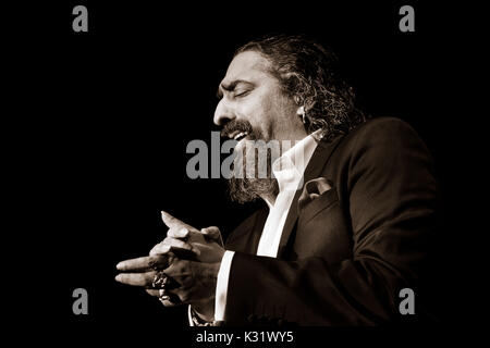 Chanteur de Flamenco Diego el Cigala en concert, Fuengirola. La province de Malaga Costa del Sol. Le sud de l'Andalousie, Espagne Europe Banque D'Images