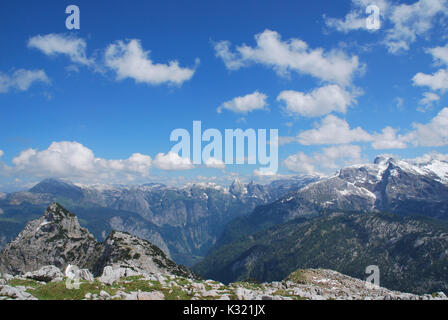 Vue du haut du mont vers Hirschwieskopf Silberofen et Steinernes Meer avec Teufelshörner Banque D'Images