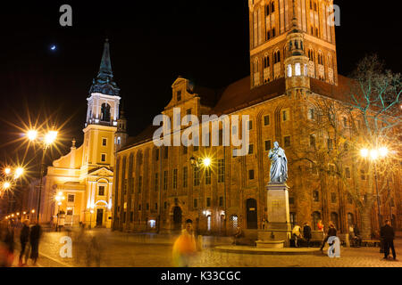 La vieille ville de Torun salle de la nuit dans le vieux marché squre de la vieille ville. Banque D'Images