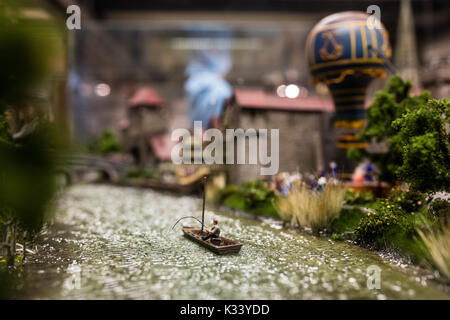 Une visite à l'intérieur du Miniatur Wunderland le plus grand chemin de fer modèle dans le monde Hambourg Allemagne Europe du Nord Banque D'Images