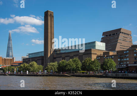 Tate Modern, Tamise et le Shard, London Banque D'Images