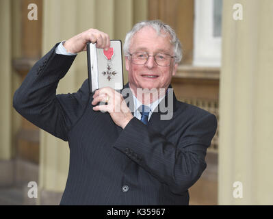 La photo doit être crédité ©Presse Alpha 079965 06/12/2016 Investitures Evason Barrie à Buckingham Palace Londres Banque D'Images
