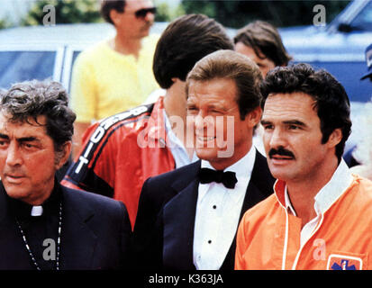 La CANNONBALL RUN L-R, Dean Martin, Roger Moore, Burt Reynolds Banque D'Images