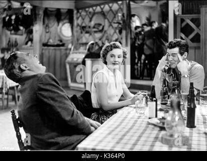 CLASH BY NIGHT L-R, PAUL DOUGLAS, Barbara Stanwyck, ROBERT RYAN Banque D'Images