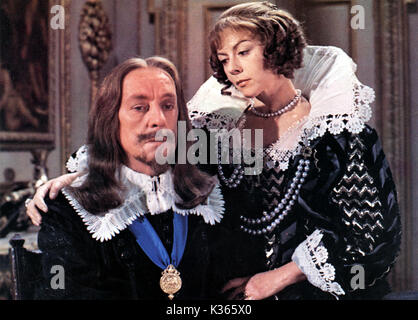 CROMWELL Alec Guinness comme le roi Charles I, Dorothy Tutin comme reine Henrietta Maria Date : 1970 Banque D'Images