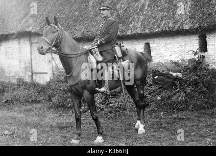 Officier de cavalerie à cheval français Banque D'Images