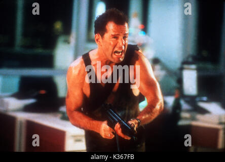 DIE HARD BRUCE WILLIS Date : 1988 Banque D'Images
